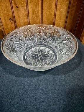 Vintage Indiana Glass Clear Sandwich Pattern Salad Bowl 8”